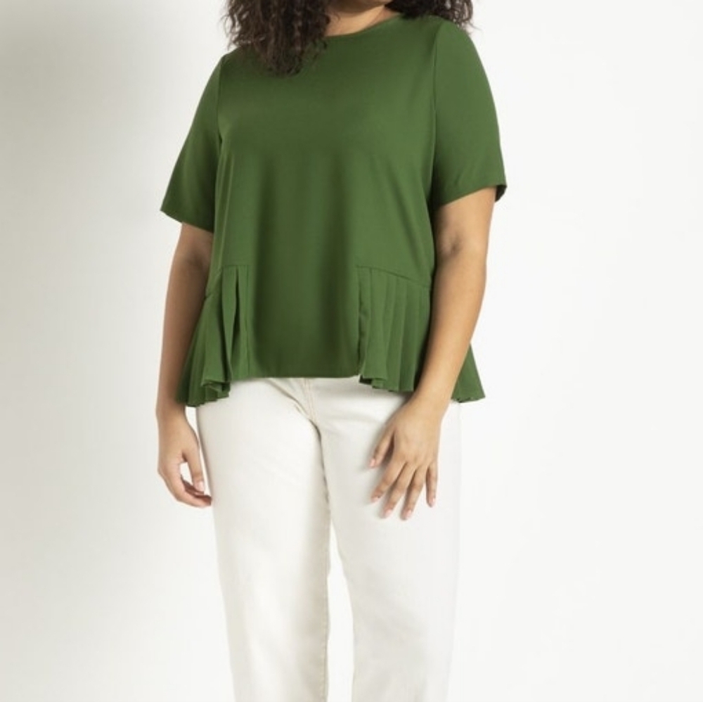 LN Eloquii Pleated Hem Top